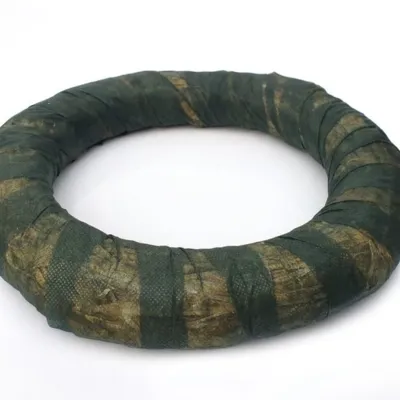 Slamnati venec z zeleno podlogo 30cm 